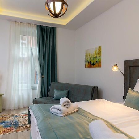 O..C.. Lux Apartments ซาราเยโว ภายนอก รูปภาพ